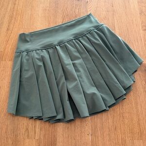 Offline by Aerie MEDIUM Olive Green Pleated Tennis Athletic Skirt Skort